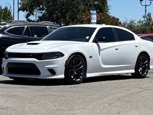 Used 2023 Dodge Charger Scat Pack w/ Navigation & Travel Group RWD image 8