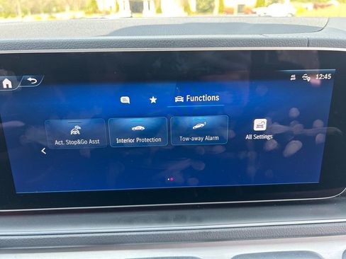 Used 2025 Mercedes-Benz GLS 450 4MATIC image 31