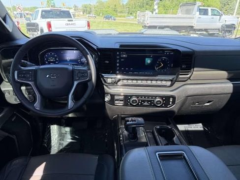 Used 2022 Chevrolet Silverado 1500 ZR2 w/ Technology Package AWD/4WD image 16