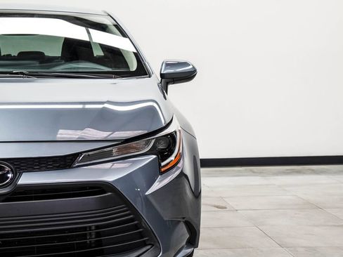 Used 2023 Toyota Corolla LE image 4