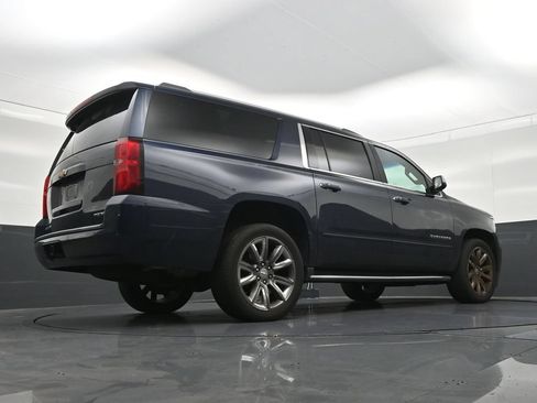 Used 2019 Chevrolet Suburban Premier RWD image 27