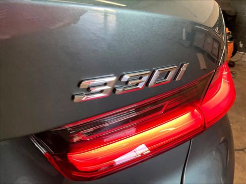 Used 2020 BMW 330i xDrive Sedan w/ Premium Package AWD/4WD image 11