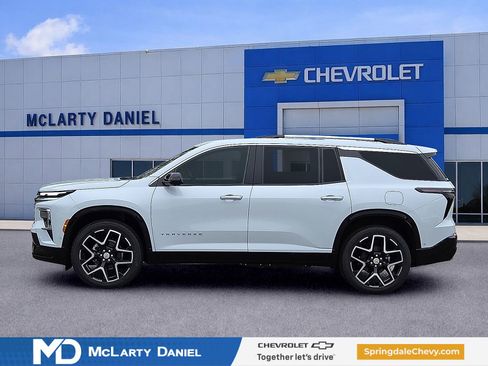 New 2026 Chevrolet Traverse High Country FWD image 3