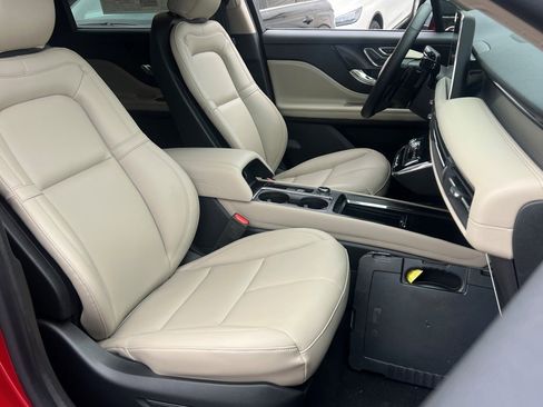 New 2026 Lincoln Corsair Premiere image 8