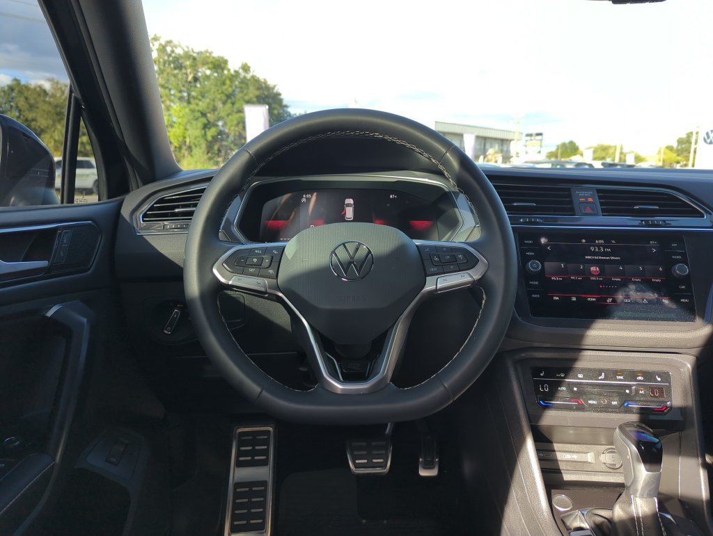 Certified 2023 Volkswagen Tiguan SE R-Line FWD image 17