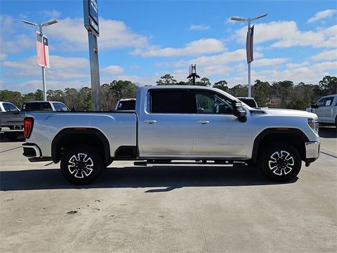 Used 2020 GMC Sierra 2500 SLE w/ SLE Value Package; image 4