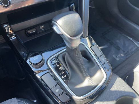 Used 2025 Kia Seltos S image 41
