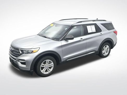 Certified 2024 Ford Explorer XLT w/ Equipment Group 202A RWD image 23
