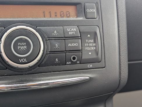 Used 2014 Nissan Rogue S FWD image 16