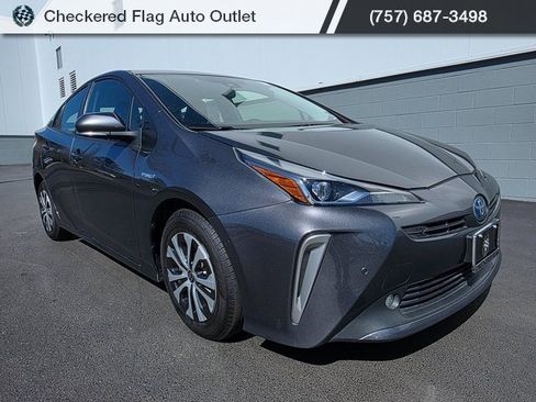Used 2022 Toyota Prius XLE image 11