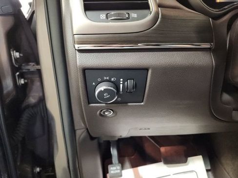 Used 2018 Jeep Grand Cherokee Overland image 22