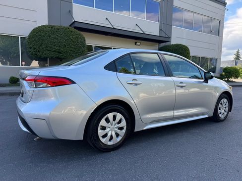 Used 2022 Toyota Corolla L FWD image 11