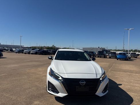 Certified 2025 Nissan Altima 2.5 S image 4