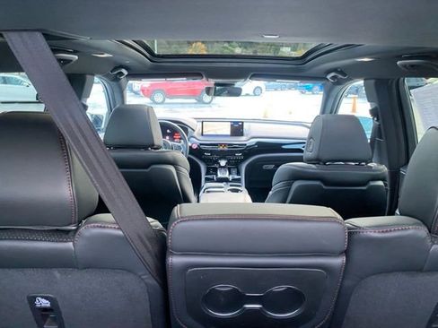 Used 2023 Acura MDX A-Spec image 11