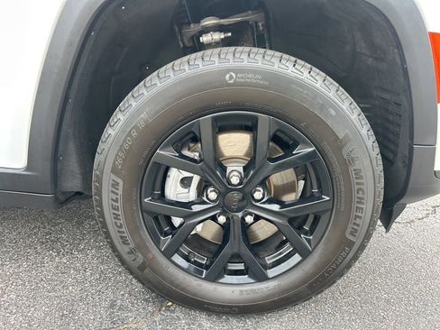 Used 2025 Jeep Grand Cherokee L Altitude image 37