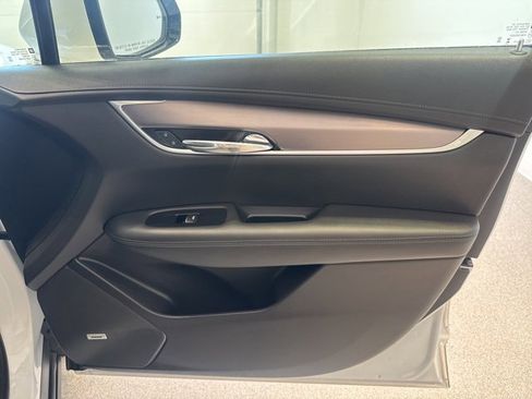 Used 2025 Cadillac XT6 Luxury image 17