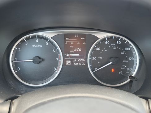 Used 2021 Nissan Kicks S FWD image 31