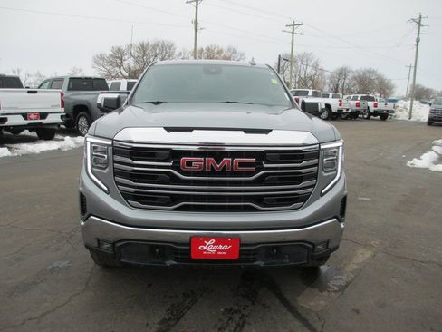 Used 2023 GMC Sierra 1500 SLT w/ SLT Convenience Package image 11