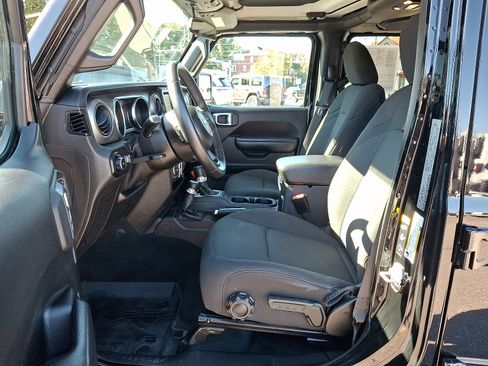 Used 2021 Jeep Wrangler Unlimited Sport image 15