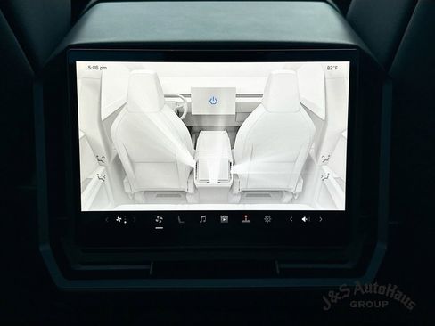 Used 2024 Tesla Cybertruck AWD Crew Cab image 31