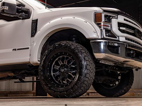 Used 2021 Ford F350 Lariat w/ Lariat Ultimate Package image 11