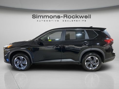 Used 2025 Nissan Rogue SV image 8
