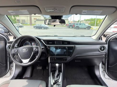 Used 2019 Toyota Corolla LE FWD image 35