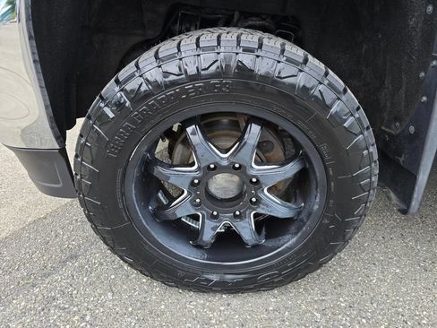 Used 2016 GMC Sierra 2500 SLT w/ Duramax Plus Package AWD/4WD image 9