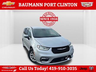 Used 2023 Chrysler Pacifica Touring-L video 1
