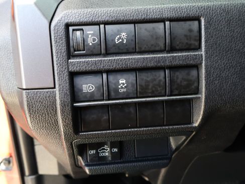 Used 2025 Toyota Tacoma TRD Off-Road AWD/4WD image 22
