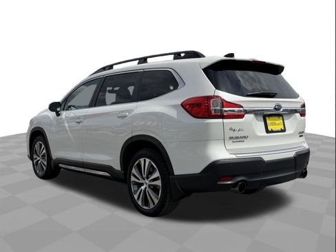 Used 2022 Subaru Ascent Limited w/ Technology Package AWD/4WD image 3