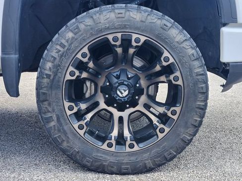 Used 2022 GMC Sierra 1500 AT4 w/ AT4 Premium Package AWD/4WD image 11