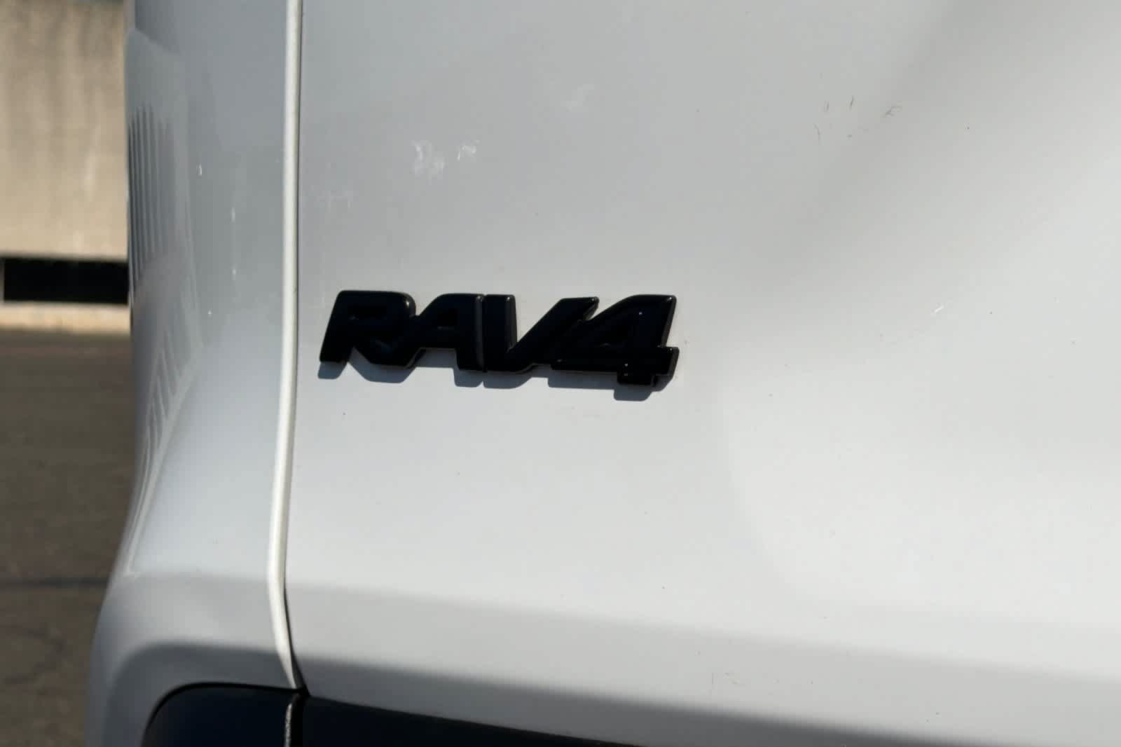 Used 2025 Toyota RAV4 LE AWD/4WD image 31