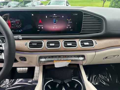 New 2026 Mercedes-Benz GLS 580 4MATIC image 30