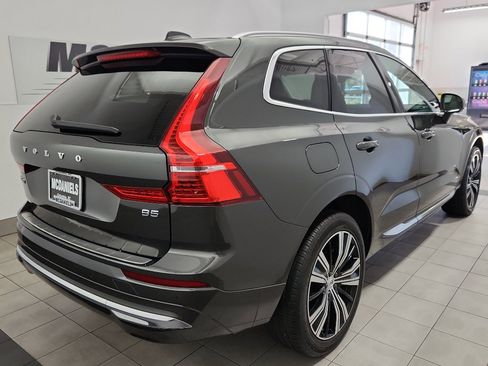 Used 2022 Volvo XC60 B5 Inscription w/ Climate Package image 4
