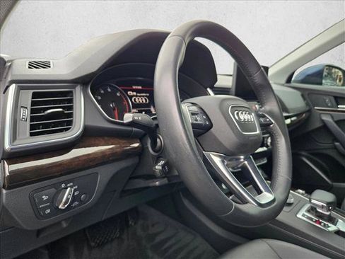 Used 2019 Audi Q5 Premium image 10