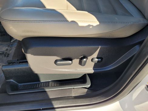 Used 2019 Ford Escape Titanium image 22