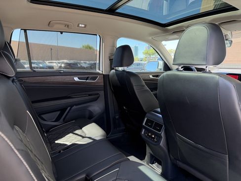Used 2024 Volkswagen Atlas SEL Premium R-Line AWD/4WD image 46
