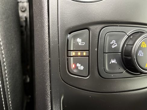 Certified 2024 GMC Terrain SLT image 22