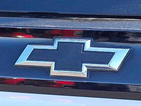 Used 2025 Chevrolet Suburban Z71 AWD/4WD image 29