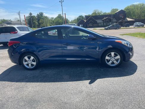 Used 2013 Hyundai Elantra GLS w/ Preferred Pkg image 5