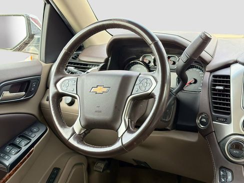 Used 2018 Chevrolet Suburban Premier AWD/4WD image 12
