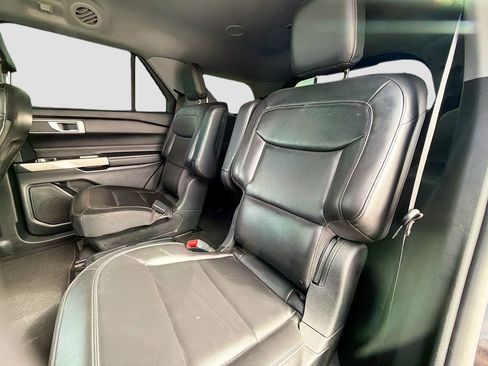 Used 2021 Ford Explorer XLT w/ Equipment Group 202A image 28