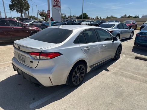Used 2024 Toyota Corolla SE FWD image 2