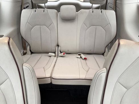 Used 2017 Chrysler Pacifica Limited w/ UConnect Theater Package image 24