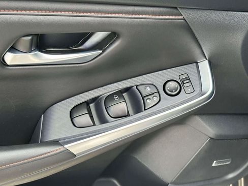 Used 2024 Nissan Sentra SR w/ SR Premium Package FWD image 17