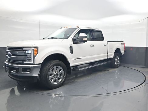 Used 2019 Ford F250 Lariat w/ Lariat Ultimate Package image 3