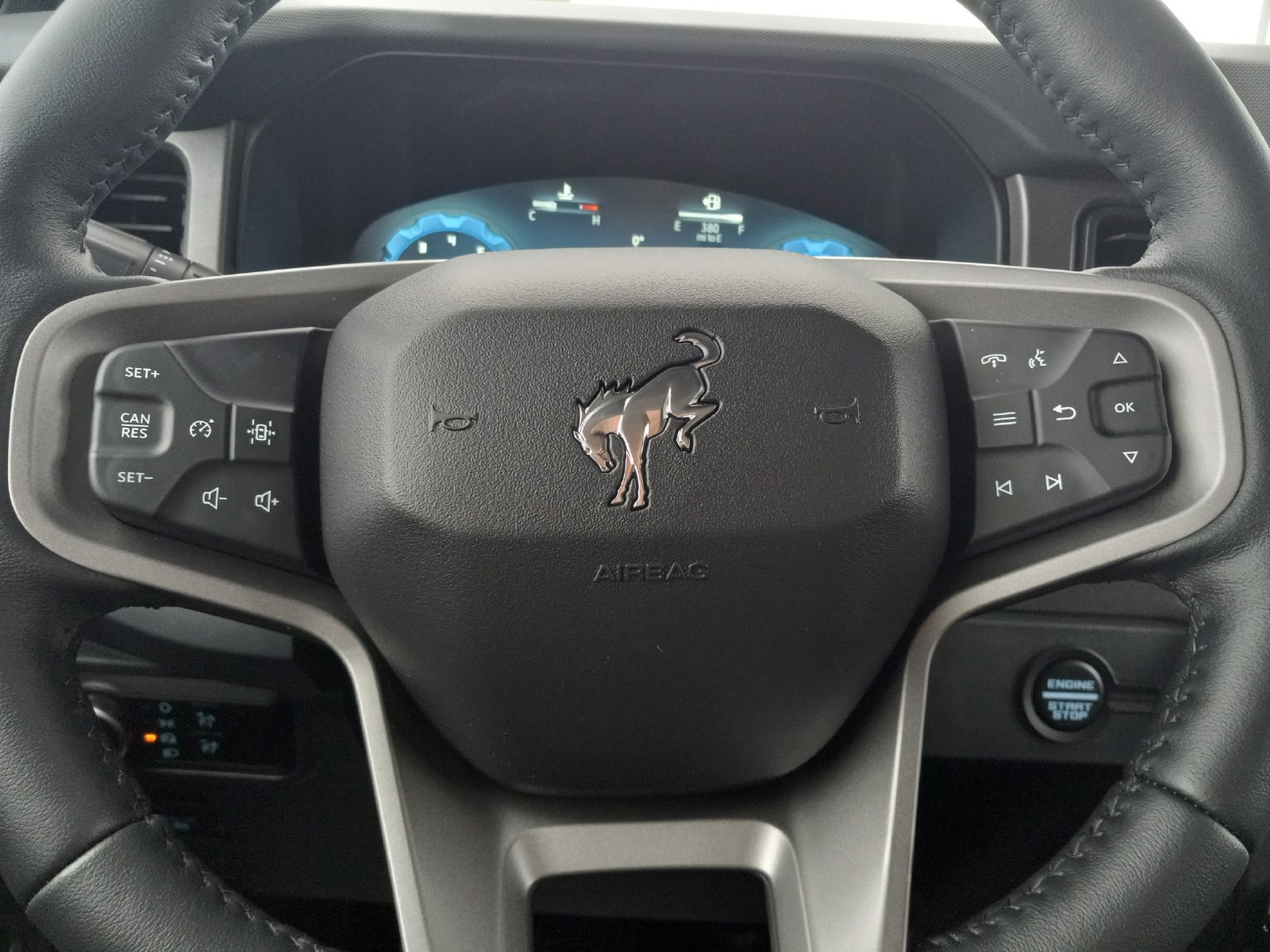 Used 2025 Ford Bronco Badlands AWD/4WD image 17