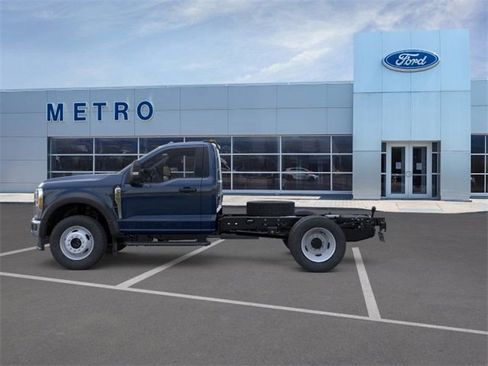 New 2025 Ford F450 XL w/ XL Chrome Package image 4