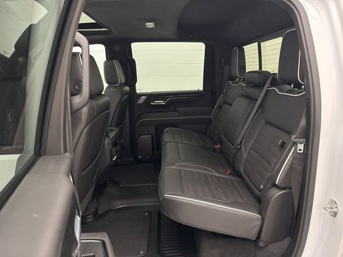 Used 2024 GMC Sierra 2500 AT4X image 61